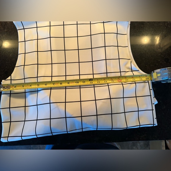 Zara White and Black Long Vest with Notched Lapels - Picture 6 of 10